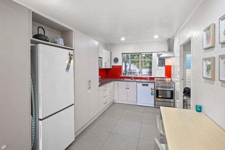 Photo of property in 1/3 Beaumaris Way, Conifer Grove, Takanini, 2112