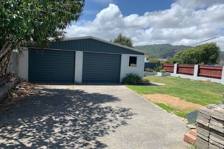 Photo of property in 118 Wainuiomata Road, Wainuiomata, Lower Hutt, 5014