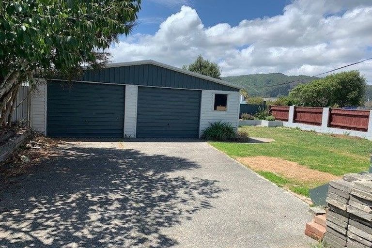 Photo of property in 118 Wainuiomata Road, Wainuiomata, Lower Hutt, 5014