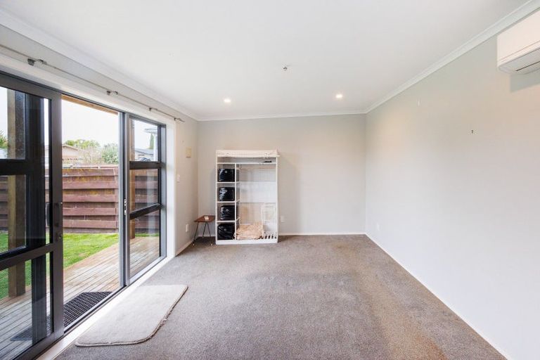 Photo of property in 25 Palliser Place, Milson, Palmerston North, 4414