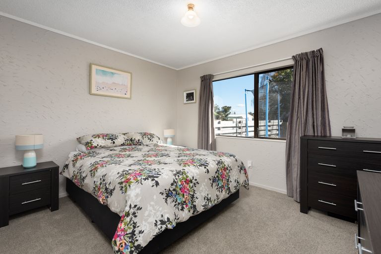Photo of property in 14 College Place, Poike, Tauranga, 3112