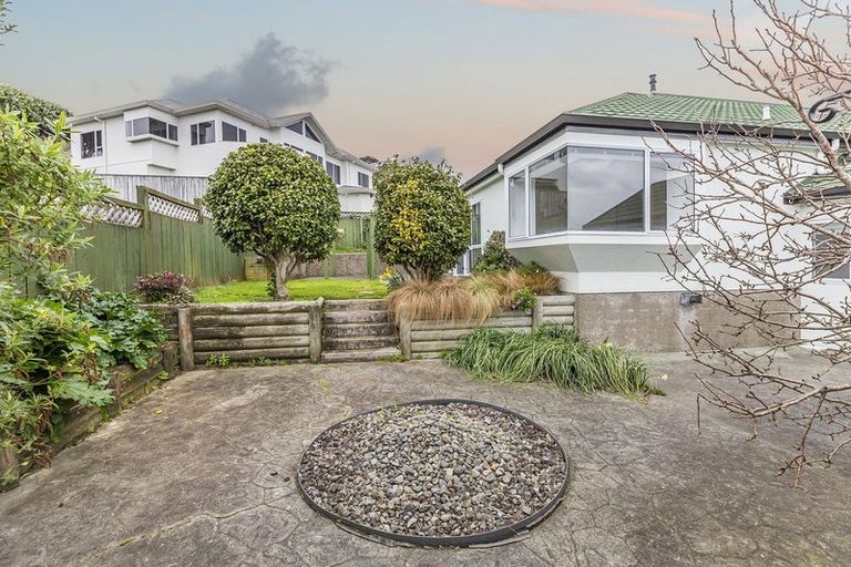 Photo of property in 1 Tombane Terrace, Papakowhai, Porirua, 5024