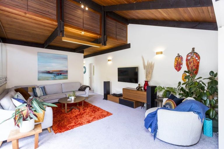 Photo of property in 19 Freemans Way, Pinehaven, Upper Hutt, 5019