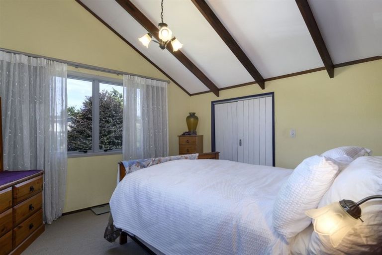 Photo of property in 2 Ely Place, Bethlehem, Tauranga, 3110