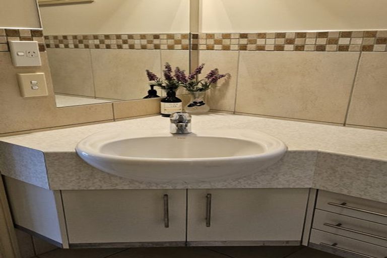 Photo of property in 1 Ladera Mews, Bethlehem, Tauranga, 3110