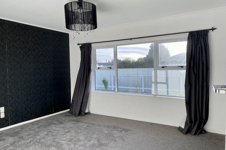 Photo of property in 28 Apollo Parade, Milson, Palmerston North, 4414