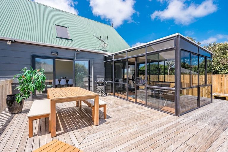 Photo of property in 189 Tutere Street, Waikanae Beach, Waikanae, 5036