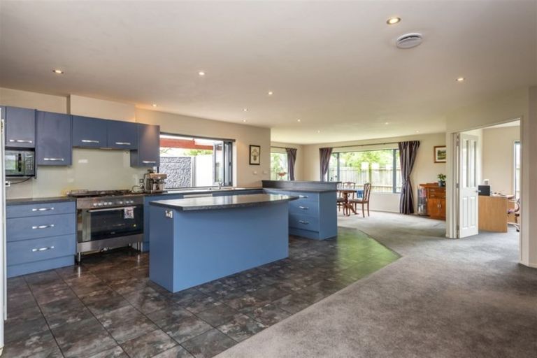 Photo of property in 8 Cunneen Place, Aidanfield, Christchurch, 8025