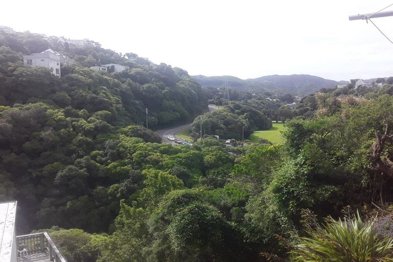 Photo of property in 10 Moana Road, Kelburn, Wellington, 6012