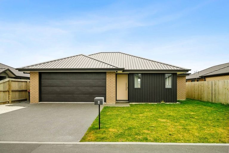 Photo of property in 6 Olearia Lane, Halswell, Christchurch, 8025