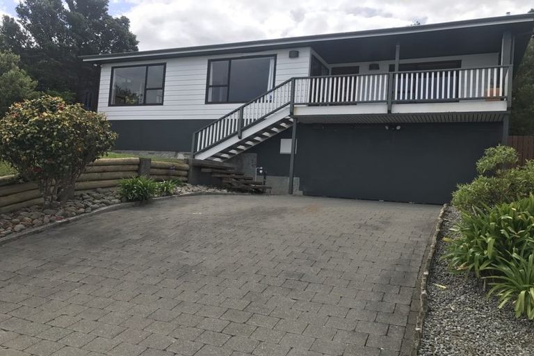 Photo of property in 6 Oakleigh Street, Maungaraki, Lower Hutt, 5010
