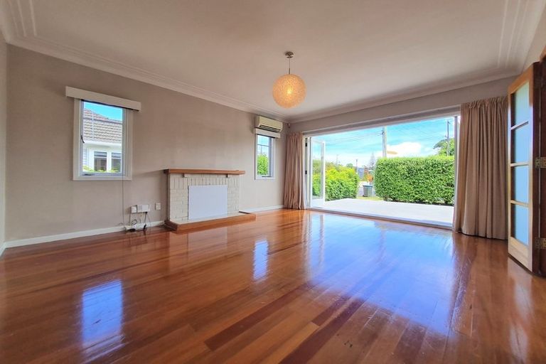 Photo of property in 33 Michaels Avenue, Ellerslie, Auckland, 1051