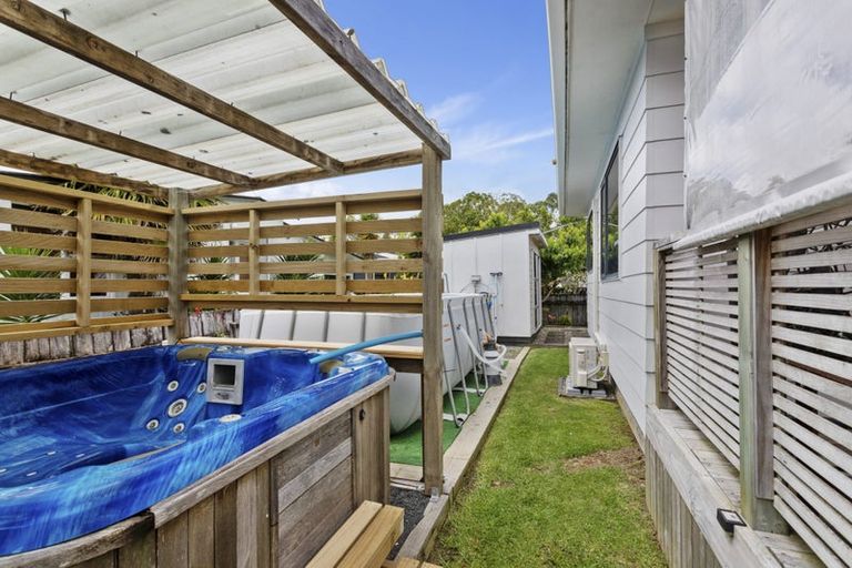 Photo of property in 49 Springs Road, Parakai, 0830