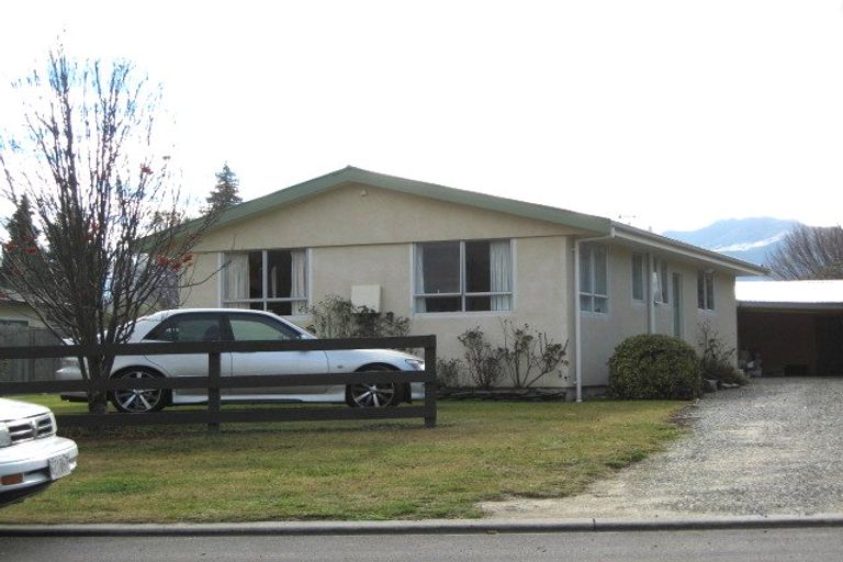 Photo of property in 61 Hunter Crescent, Wanaka, 9305