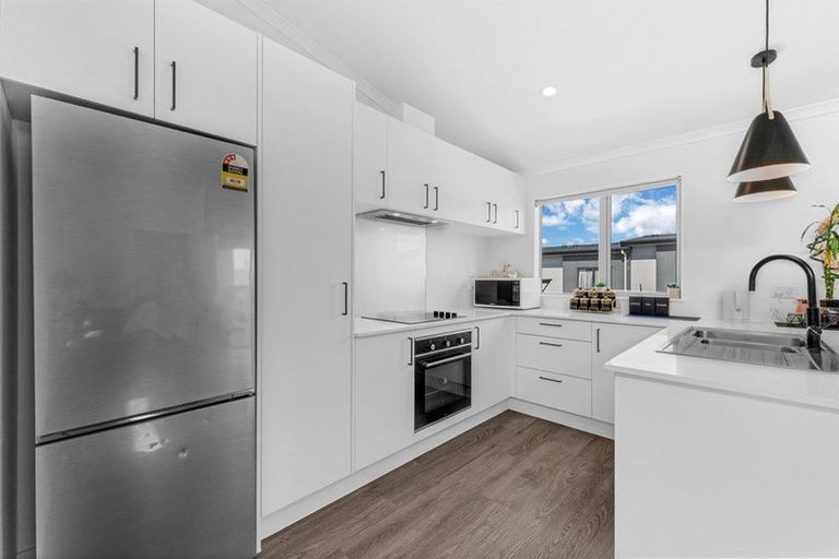 Photo of property in 13d Sealord Place, Clendon Park, Auckland, 2103