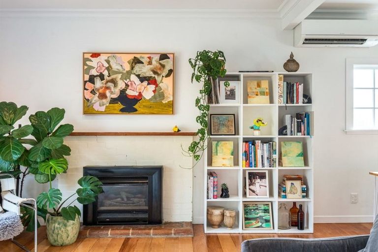 Photo of property in 1/92 Eversleigh Road, Belmont, Auckland, 0622