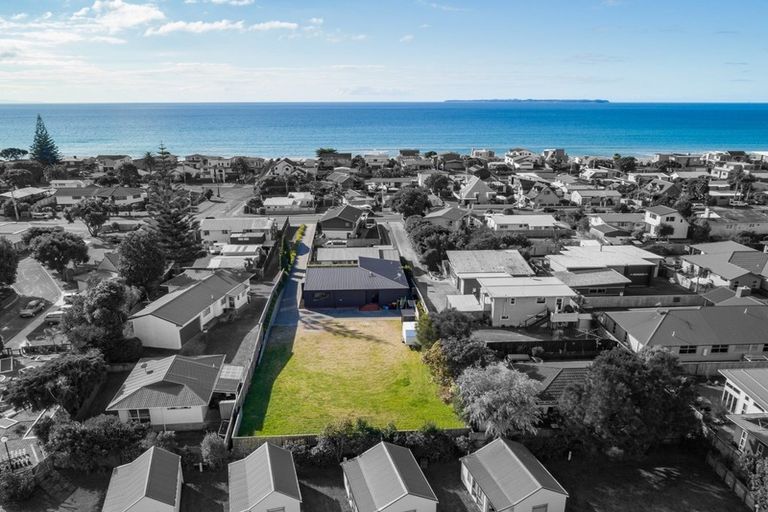 Photo of property in 1118 Papamoa Beach Road, Papamoa Beach, Papamoa, 3118
