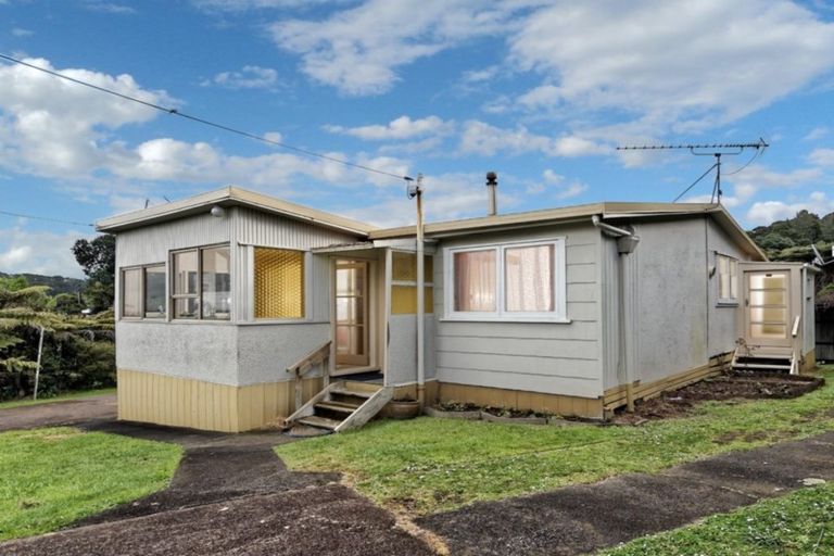Photo of property in 69 Cornwallis Road, Cornwallis, Auckland, 0604