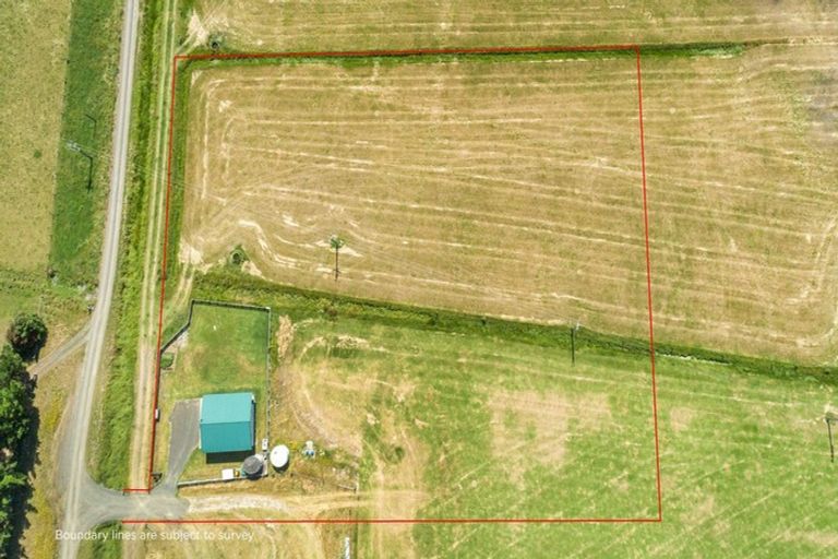 Photo of property in 589 East Coast Road, Browns Bay, Auckland, 0632