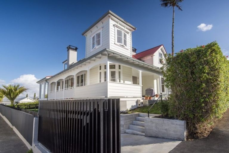 Photo of property in 8 St Aubyn Street, Devonport, Auckland, 0624