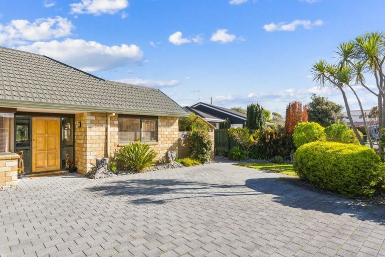 Photo of property in 22 Beach Haven Place, Paraparaumu Beach, Paraparaumu, 5032