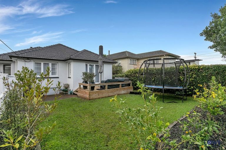 Photo of property in 4 Birkley Road, Bayswater, Auckland, 0622
