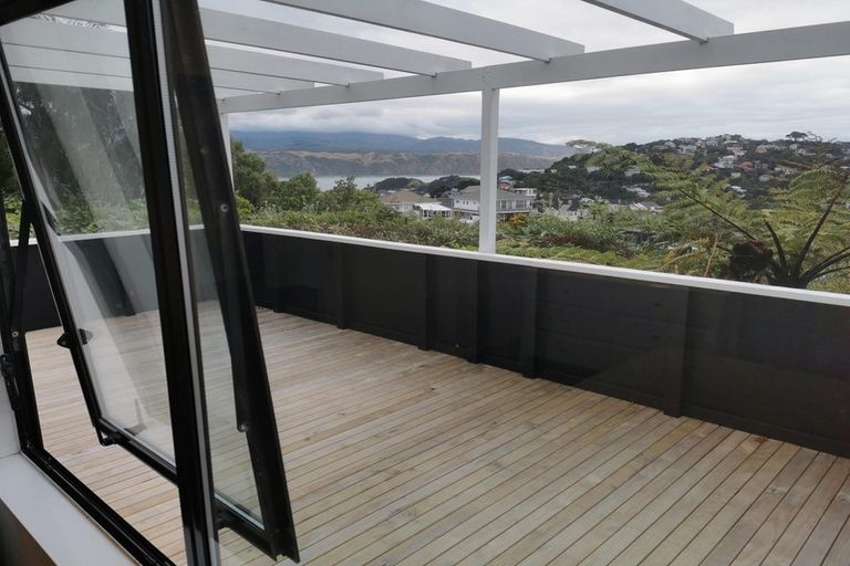 Photo of property in 15 Inverell Way, Seatoun, Wellington, 6022