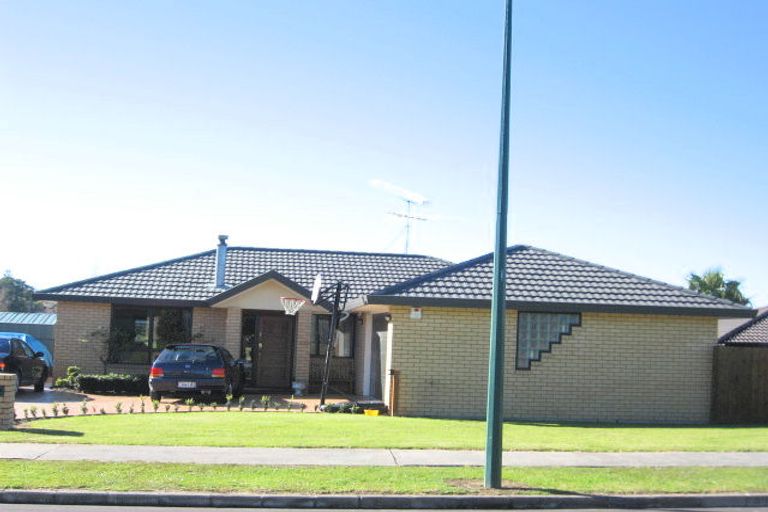 Photo of property in 6 Crannog Fen, Wattle Downs, Auckland, 2103