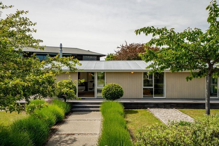Photo of property in 21 Hunter Crescent, Wanaka, 9305