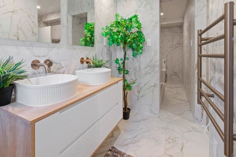 Photo of property in 44 Gosford Drive, Botany Downs, Auckland, 2010