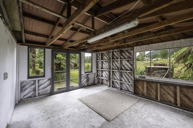 Photo of property in 175 Fairfax Street, Murchison, 7007