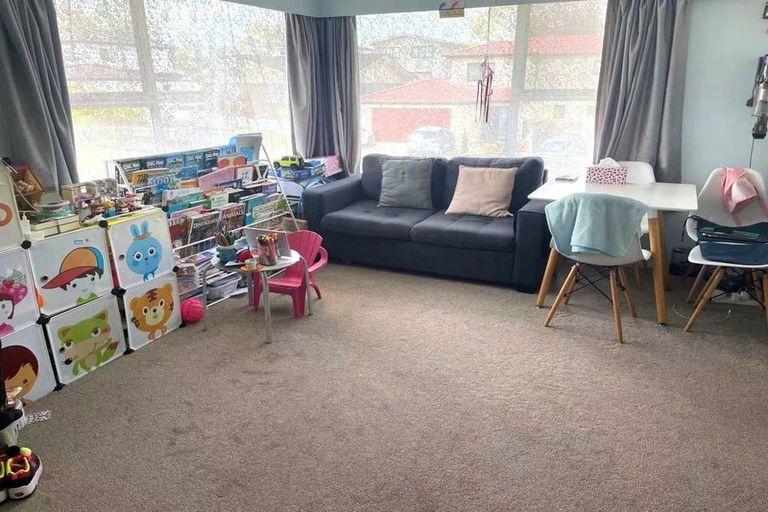 Photo of property in 2/205 Forrest Hill Road, Forrest Hill, Auckland, 0620