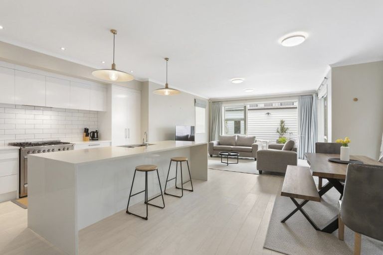 Photo of property in 2 Kotuku Lane, Hobsonville, Auckland, 0616