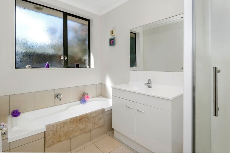 Photo of property in 4 George Arthur Place, Pukekohe, 2120