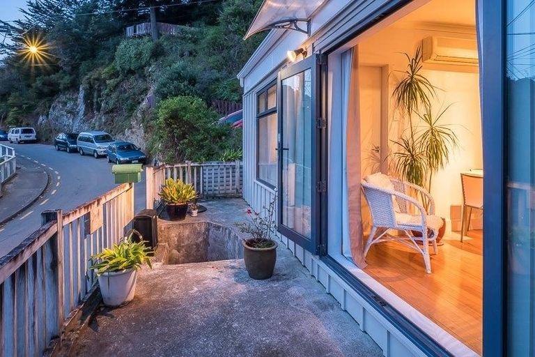 Photo of property in 92 Duncan Terrace, Kilbirnie, Wellington, 6022