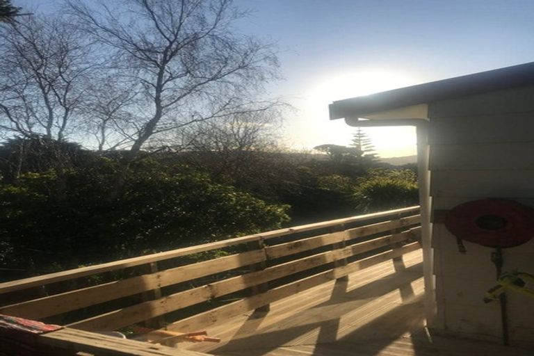 Photo of property in 72c Black Rock Road, Newlands, Wellington, 6037