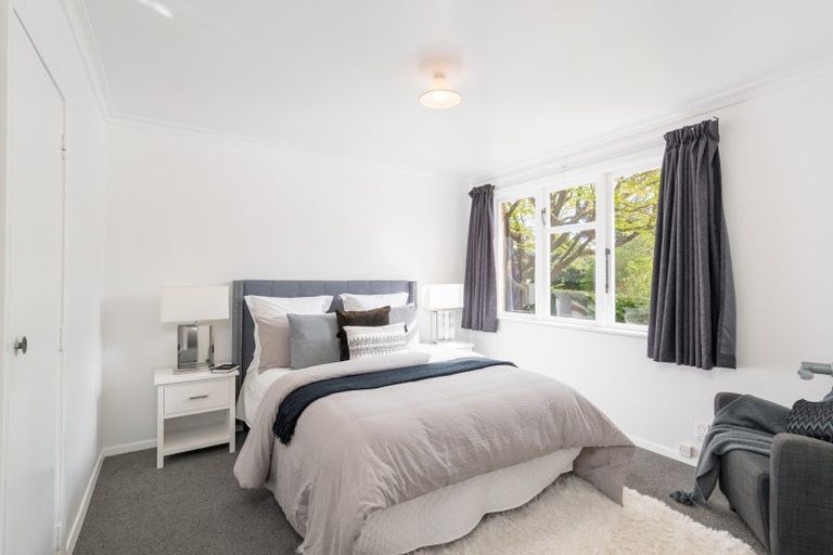 Photo of property in 231 Whites Line East, Waiwhetu, Lower Hutt, 5010