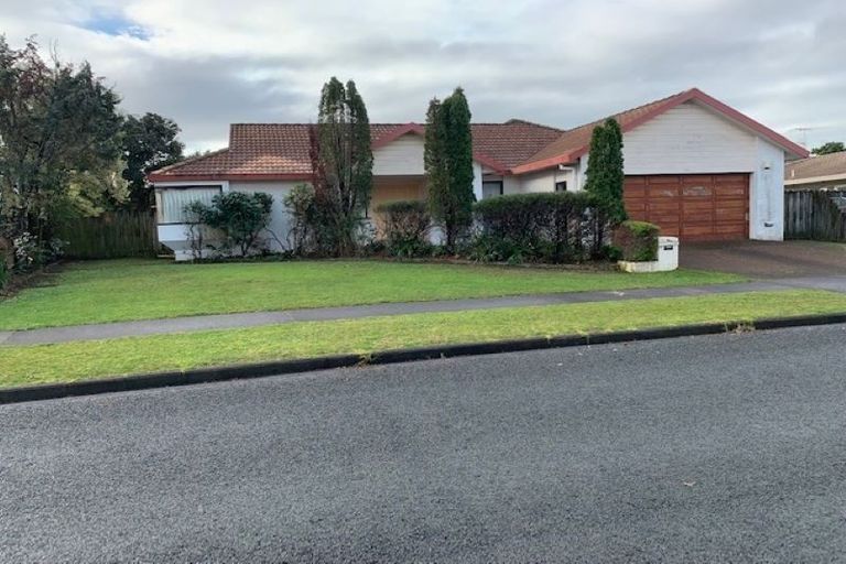 Photo of property in 59 Matterhorn Crescent, Northpark, Auckland, 2013