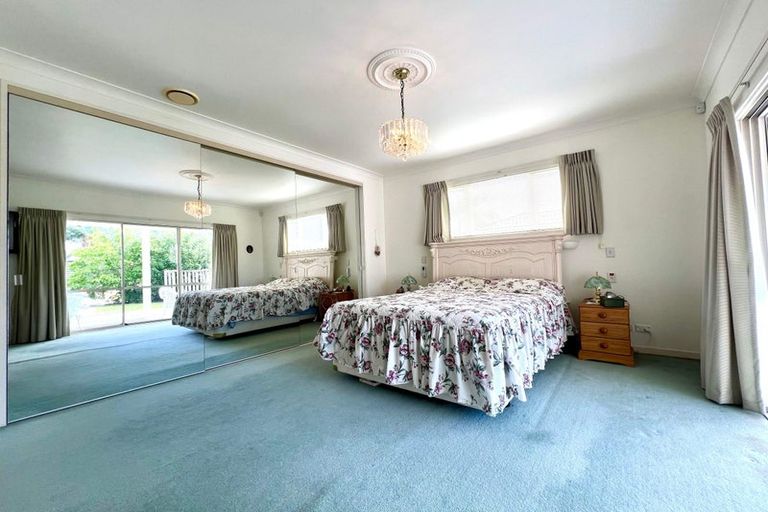 Photo of property in 15 Hobie Court, West Harbour, Auckland, 0618