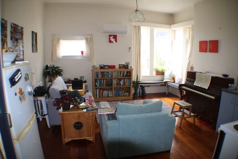 Photo of property in 40 Pirie Street, Mount Victoria, Wellington, 6011