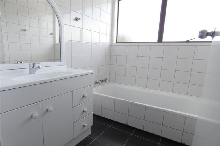 Photo of property in 19 Virgo Place, Glen Eden, Auckland, 0602