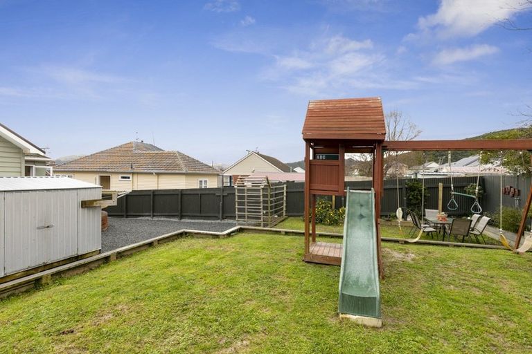 Photo of property in 21 Toomath Street, Naenae, Lower Hutt, 5011