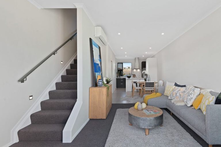 Photo of property in 42 Cambie Avenue, Red Beach, 0932