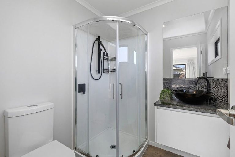 Photo of property in 53 Buddle Road, Wallaceville, Upper Hutt, 5018