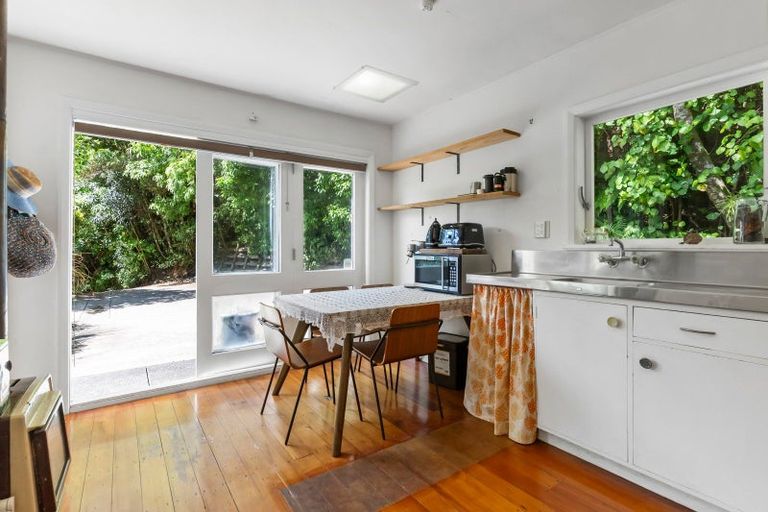 Photo of property in 123 Pinehaven Road, Pinehaven, Upper Hutt, 5019