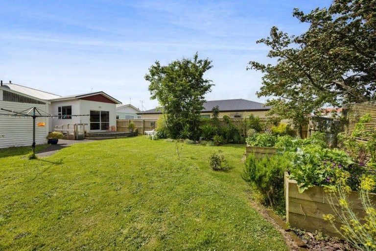 Photo of property in 10 Morrissey Street, Hawera, 4610