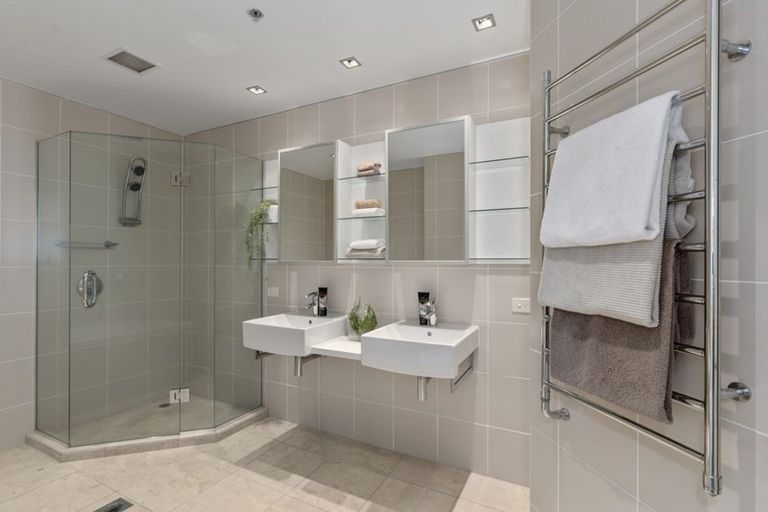 Photo of property in 1/7 The Promenade, Takapuna, Auckland, 0622