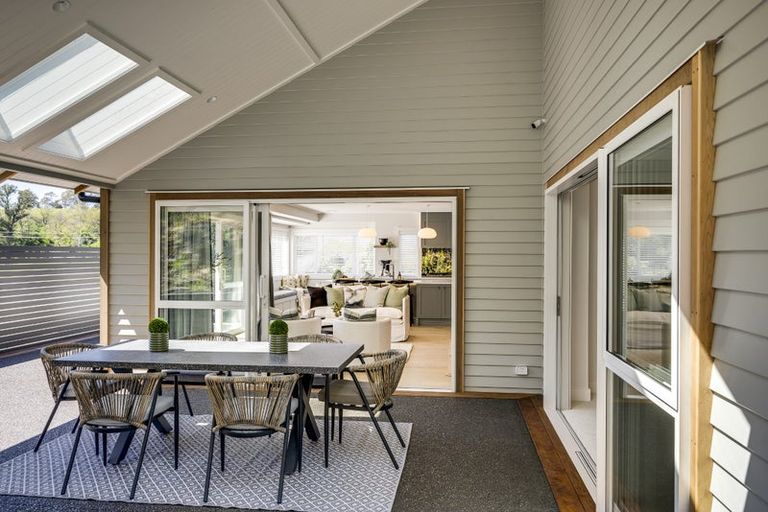 Photo of property in 71 Oak Road, Poraiti, Napier, 4112