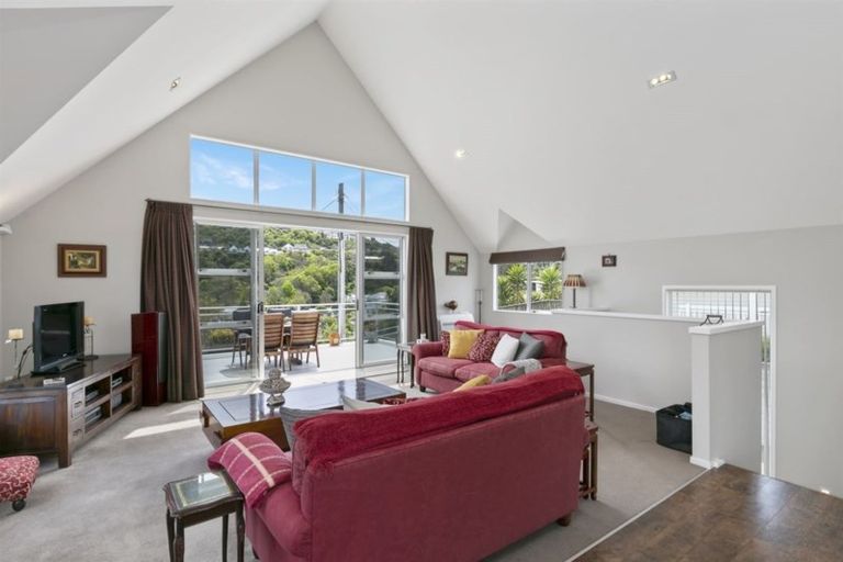 Photo of property in 7b Shortland Street, Khandallah, Wellington, 6035