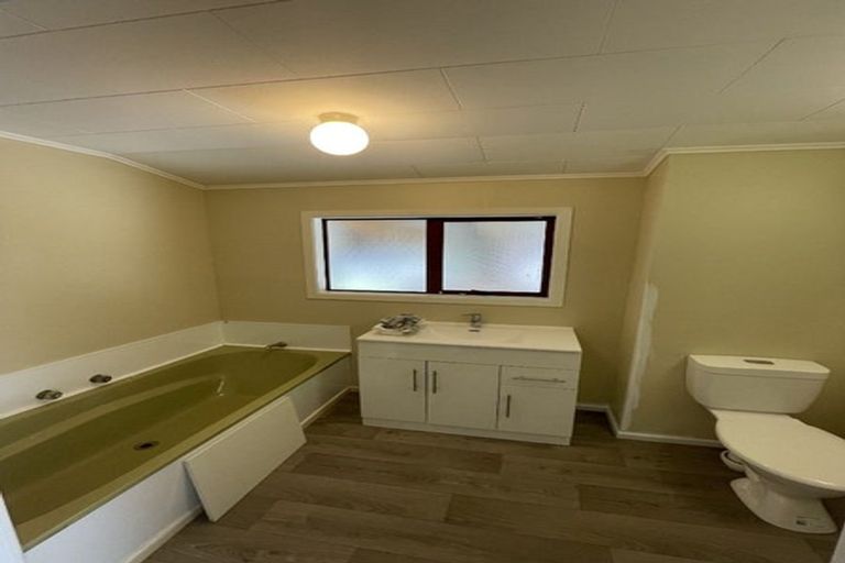 Photo of property in 70 Miro Street, Inglewood, 4330